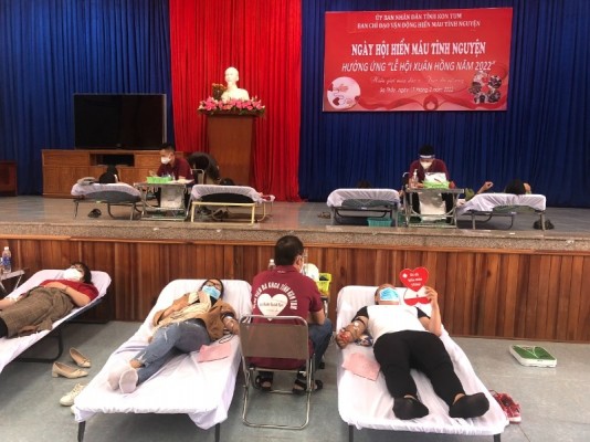 Ngày 17/2, huyện Sa Thầy tổ chức Ngày hội Hiến máu tình nguyện nhằm hưởng ứng “Lễ hội Xuân hồng năm 2022”. (ảnh: baokontum.com.vn)