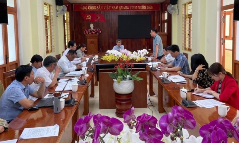 Đồng chí Nguyễn Quang Thuỷ, Phó Trưởng ban Thường trực Ban Tuyên giáo Tỉnh ủy phát biểu tại cuộc họp