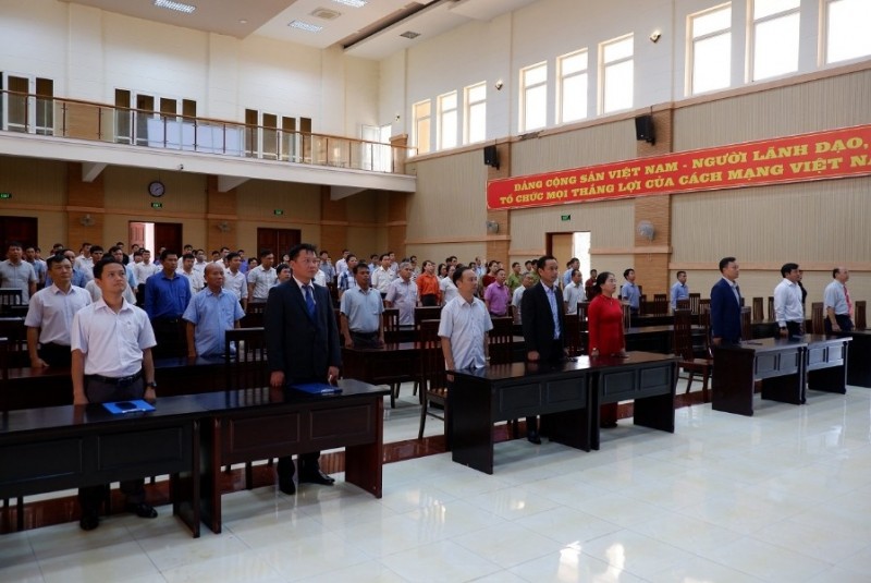 CB, CC, VC, NLĐ các cơ quan, đơn vị trên địa bàn huyện Ia H'Drai tham gia lễ Chào cờ và sinh hoạt tư tưởng dưới Cờ tháng 6 năm 2023
