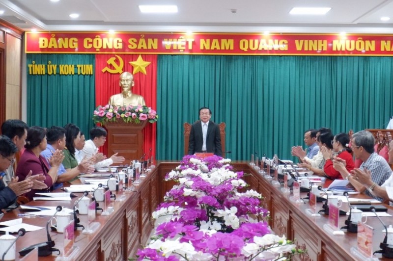 Đồng chí Nguyễn Văn Hoà, Phó Bí thư Tỉnh uỷ phát biểu chỉ đạo tại Hội nghị
