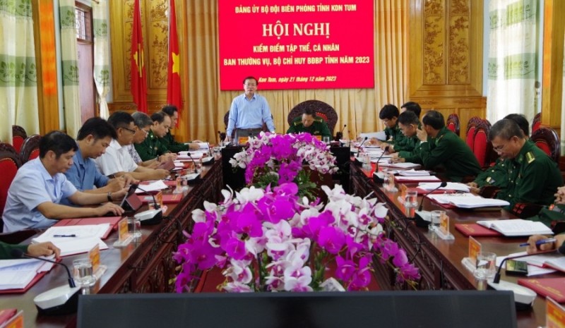Đồng chí Nguyễn Văn Hoà, Phó Bí thư Tỉnh uỷ phát biểu chỉ đạo tại Hội nghị kiểm điểm.
