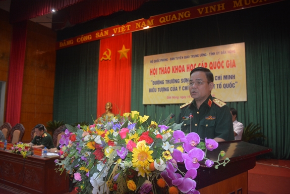 Thượng tướng Lê Chiêm phát biểu tại hội thảo.