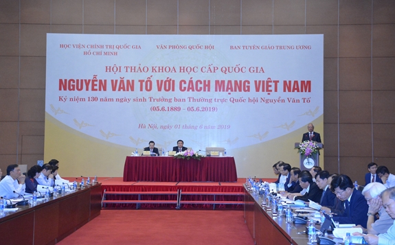 Phó chủ tịch Quốc hội Uông Chu Lưu phát biểu khai mạc hội thảo.