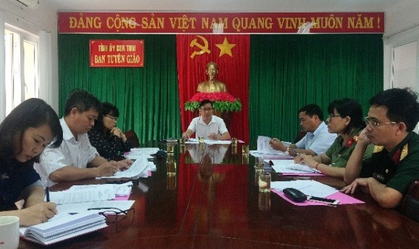 Quang cảnh họp Ban Giám khảo Cuộc thi “Tìm hiểu 90 Ngày  thành lập Đảng bộ tỉnh Kon Tum”