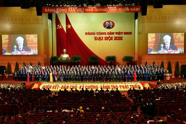 Ban Chấp hành Trung ương Đảng khóa XIII ra mắt Đại hội. Ảnh: VGP