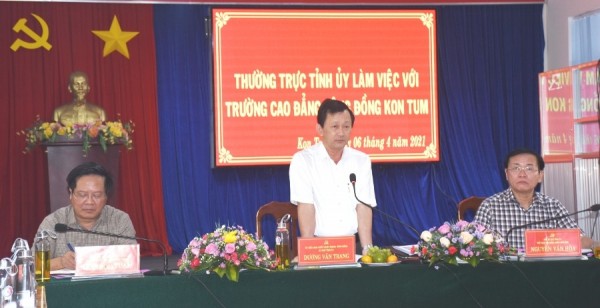 Đồng chí Bí thư Tỉnh ủy Dương Văn Trang phát biểu tại buổi làm việc. Ảnh: PN