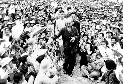 Chủ tịch Hồ Chí Minh luôn xem đại đoàn kết dân tộc là kim chỉ nam cho mọi hành động. (Ảnh tư liệu)