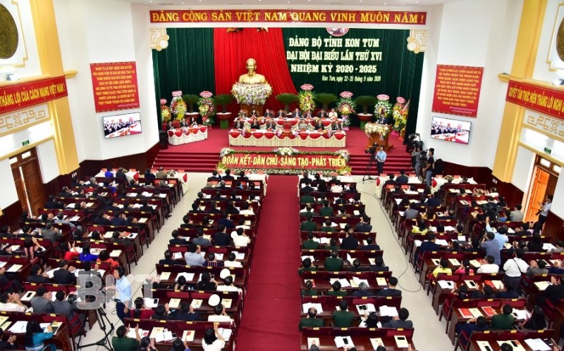 Quang cảnh Đại hội XVI Đảng bộ tỉnh, nhiệm kỳ 2020-2025
