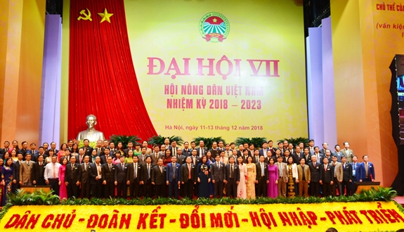Ban Chấp hành Trung ương Hội Nông dân Việt Nam khóa VII ra mắt tại Đại hội