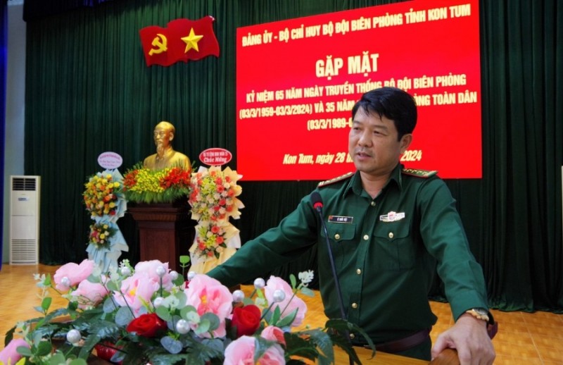 Đại tá Lê Quốc Việt, Chỉ huy trưởng BĐBP tỉnh phát biểu ôn lại truyền thống tại buổi gặp mặt