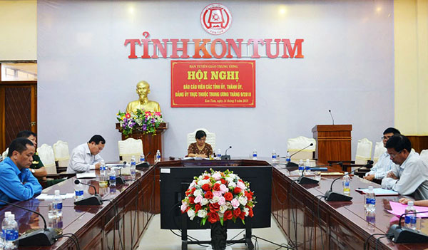 Các đại biểu tham dự hội nghị tại điểm cầu tỉnh Kon Tum