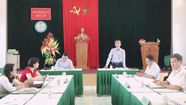 Giám đốc Sở Y tế, Phó Trưởng Ban chỉ đạo An toàn thực phẩm tỉnh Đào Duy Khánh phát biểu tại buổi kiểm tra.
