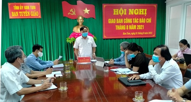Đồng chí Lê Quang Thới phát biểu kết luận tại Hội nghị
