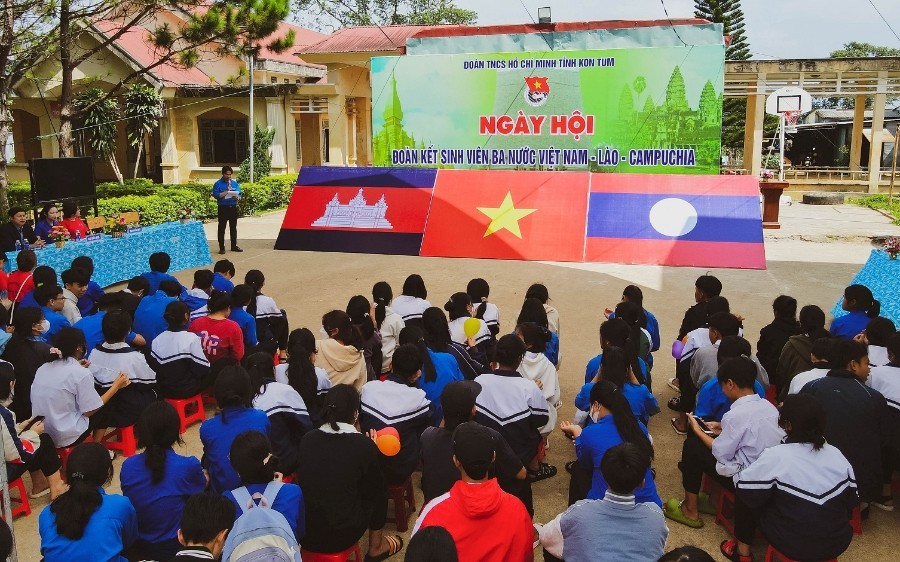 Quang cảnh Ngày hội Đoàn kết sinh viên ba nước Việt Nam - Lào – Campuchia tổ chức tại Trường PTDTNT Kon Plông, ngày 18/5. (ảnh: baokontum.com.vn)